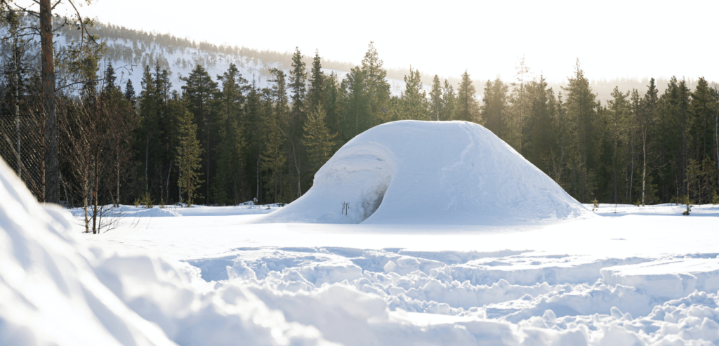 Activités sportives à la montagne : construire un igloo